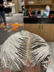 -苑苑发型设计