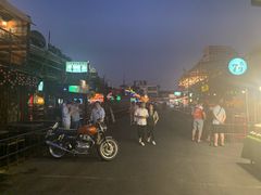 -席娜卡琳火车铁道夜市