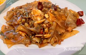 Minced Pork with Preserved Vegetable Stir-Fried Rice Noodles