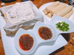 -95号酱骨·一块豆腐(展春园西路店)