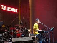 -TZ House音乐现场(来福士中心店)