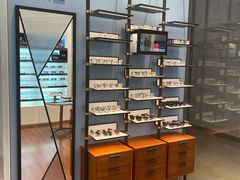 -LensCrafters亮视点·OAKLEY精选(静安嘉里中心店)