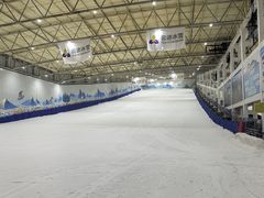 -乔波室内滑雪场