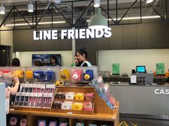 -LINE FRIENDS Garosu-gil Flagship Store
