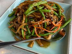 杏鲍菇烧豆角-聚友斋(陶瓷琉璃馆水晶街店)