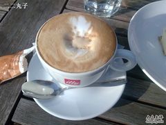 喜欢看咖啡糖慢慢融掉-榖屋house of flour(张江首店)