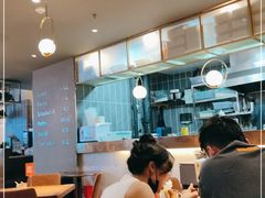 -POKEE VIA&Brunch·维娅(重庆来福士店)