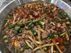 -兔行天下-鸿鹤鲜锅兔(中海国际店)