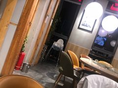 大堂-日进一片海.生腌海鲜火锅.宵夜烧烤(三里屯总店)
