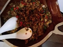 坛子下饭菜-阿瓦山寨·湘菜现炒·剁椒鱼头王(咸阳总店)