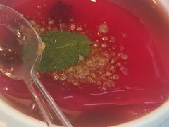 鲜火龙果冰粉-老佛爷铜炉蛙锅(海岸城店)
