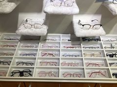 -MiRi眼镜·蔡司·星趣控·尼康控优点视觉合作店(南京东路店)
