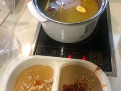 -百品聚旋转火锅(万德庄店)