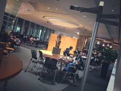 -香港大学