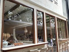 -VERIE BAKEHOUSE