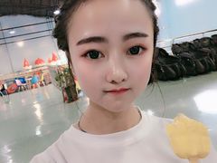 -嘿哟动霸CHUA·新潮玩运动娱乐中心·蹦床滑冰团建乐园