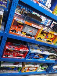 -逝水玩具折扣店