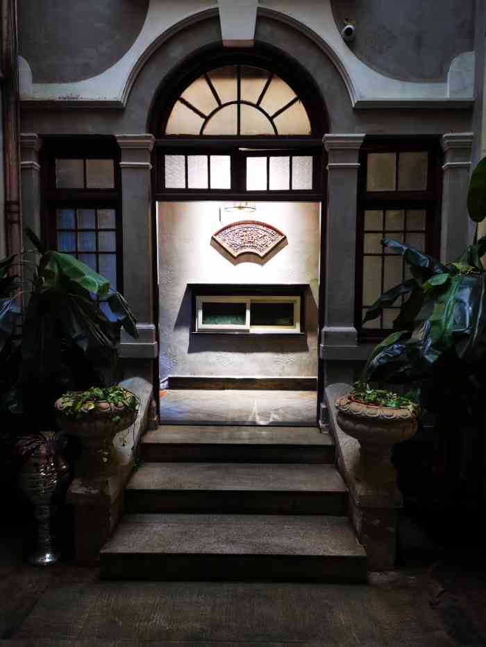 美庐时尚餐厅湖北菜南京路店