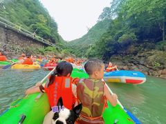 -安吉龙王山峡谷漂流