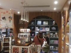 -钟书阁(珍园店)