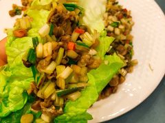 蚬肉生菜包-沙龙酒家