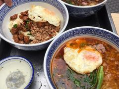 辣肉面-沪西老弄堂面馆(定西路店)