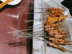 -三个大叔烤羊肉串·歌手驻唱·碳烤鲜肉(西三旗店)