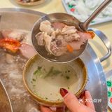 特色羊肉 选用的是内蒙5～6月的羔羊肉，食材很新鲜