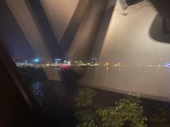 -上海滴水湖皇冠假日酒店