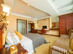 -华海酒店(茂名高铁站店)