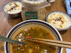 -云阿蛮云南生烫牛肉米线(奉贤路店)