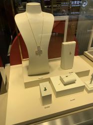 -六福珠寶(银泰百货大红门店)