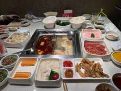 -海底捞火锅鲜切牛肉主题店(长寿路店)