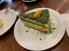芒果抹茶奶油奶酥蛋糕-black rainbow coffee