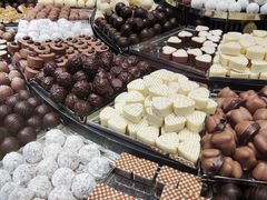 -Laderach 莱德拉(上海环贸iapm店)