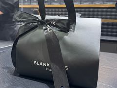 -白蘭BLANK(杭州湖滨银泰in77C区店)