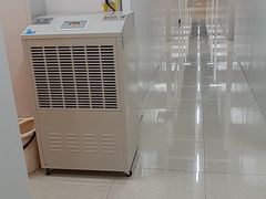 -安东易迷你自助仓储寄存仓库(杨浦店)