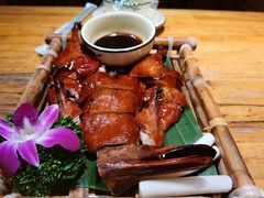 -老滇山寨•云南特色菜•地方菜•民族风情歌舞表演(金碧店)