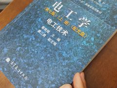 -钟书阁(群光广场店)