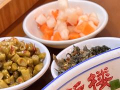 -裕新楼粉面馆·石磨手工粉(四方坪店)
