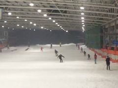-乔波室内滑雪场