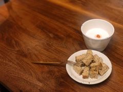 茶糕蘸茉莉-知亘茶食