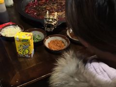 -黄潇洒老火锅(九眼桥宏济巷店)