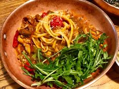 牛肉辣油意面-I HOLIC艾豪丽披萨(KKone店)