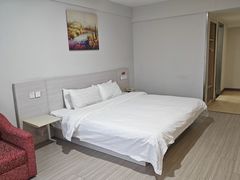 -怡莱精品酒店(苏州新区何山地铁站店)