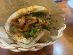 粉蒸牛肉咔饼-豆相识•九九豆腐脑(牛咡桥店)