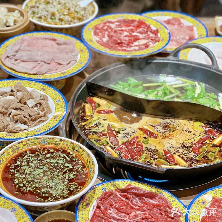 就在乐山，你真的不能错过这家跷脚牛肉火锅‼️