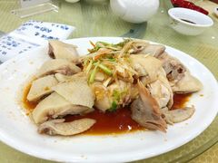 榄角蒸香葱油淋鸡-明记海鲜酒家