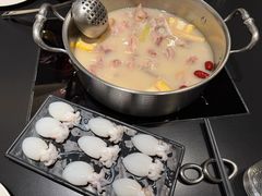 -鲜入唯煮·港式海鲜牛肉火锅(金宝街店)