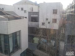 窗景1-新沙洞咖啡(泉乐坊店)
